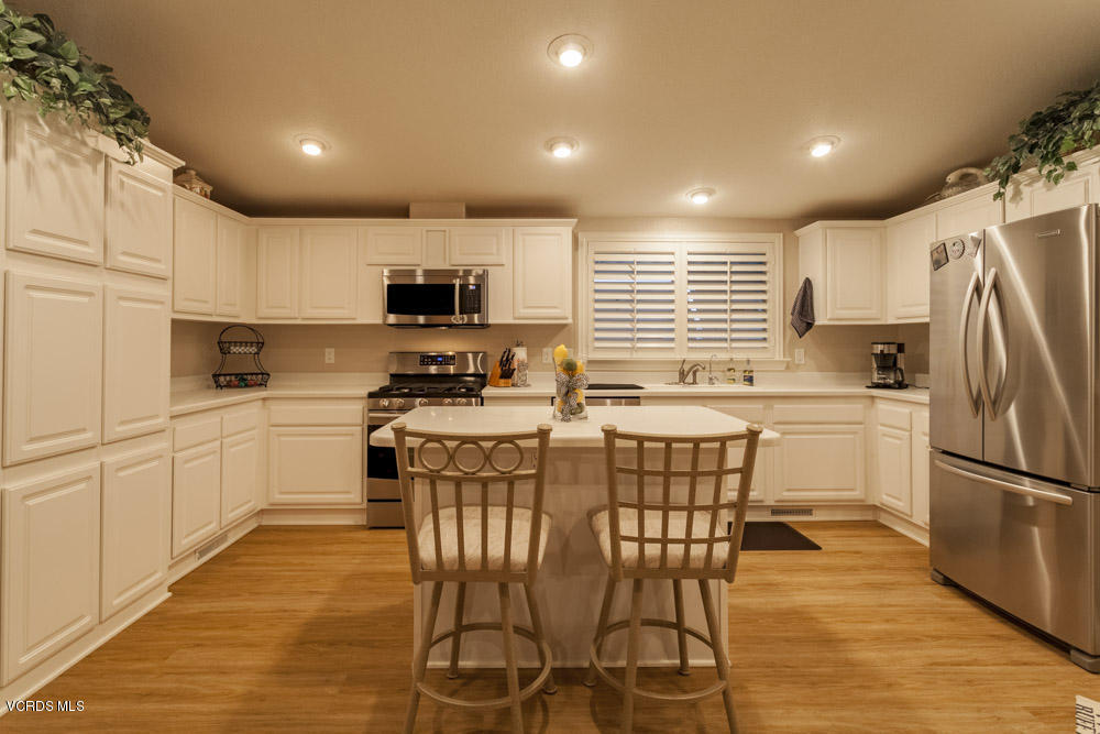 195 Tierra Rejada Road, Unit 117 Simi Valley, CA 93065 - Photo 5 of 34 TierraRejada_Low-22