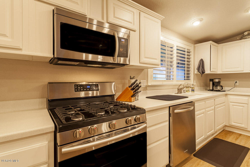 195 Tierra Rejada Road, Unit 117 Simi Valley, CA 93065 - Photo 6 of 34 TierraRejada_Low-21