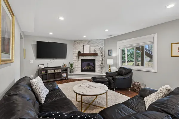 $799,000 | 3308 Wild Horse Pass Northwest, Prior Lake, MN 55372