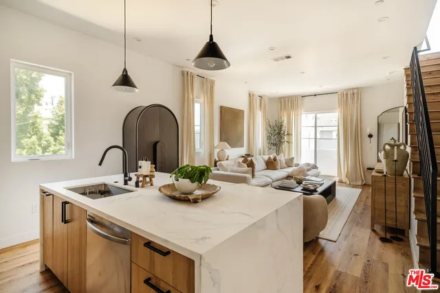 $5,041 | 4460 West Maplewood Avenue, Los Angeles, CA 90004