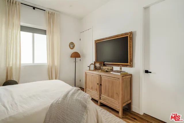 $5,041 | 4460 West Maplewood Avenue, Los Angeles, CA 90004