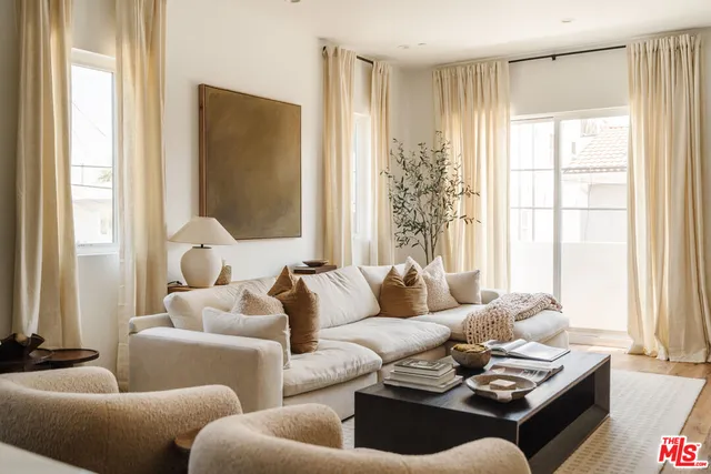 $5,041 | 4460 West Maplewood Avenue, Los Angeles, CA 90004