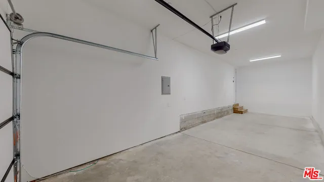 $5,041 | 4460 West Maplewood Avenue, Los Angeles, CA 90004