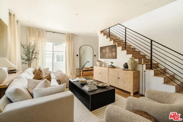 $5,041 | 4460 West Maplewood Avenue, Los Angeles, CA 90004