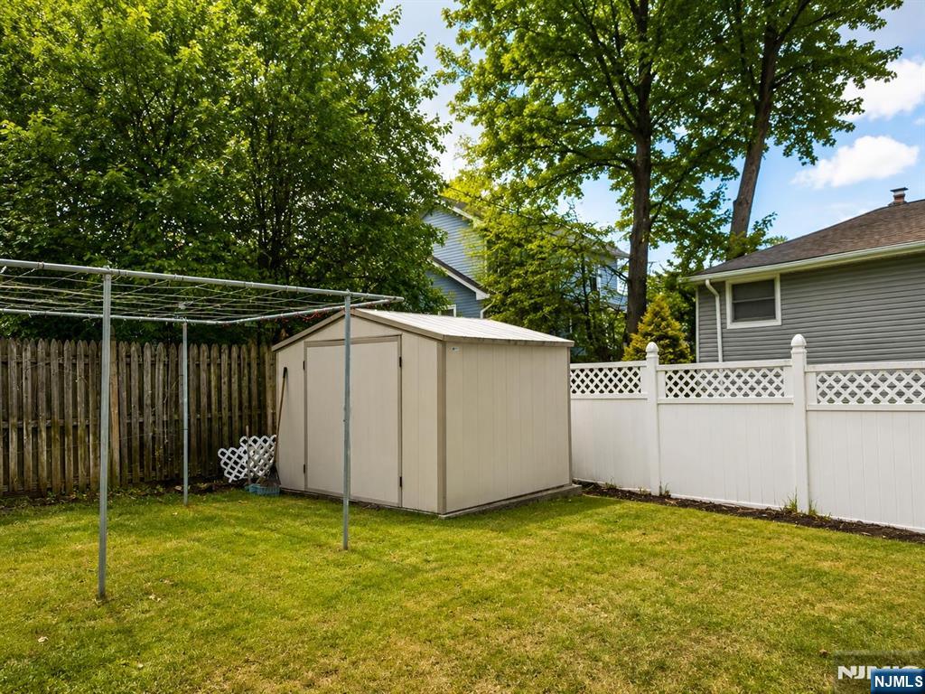 372 West Main Street Bergenfield, NJ 07621 - Photo 26 of 28