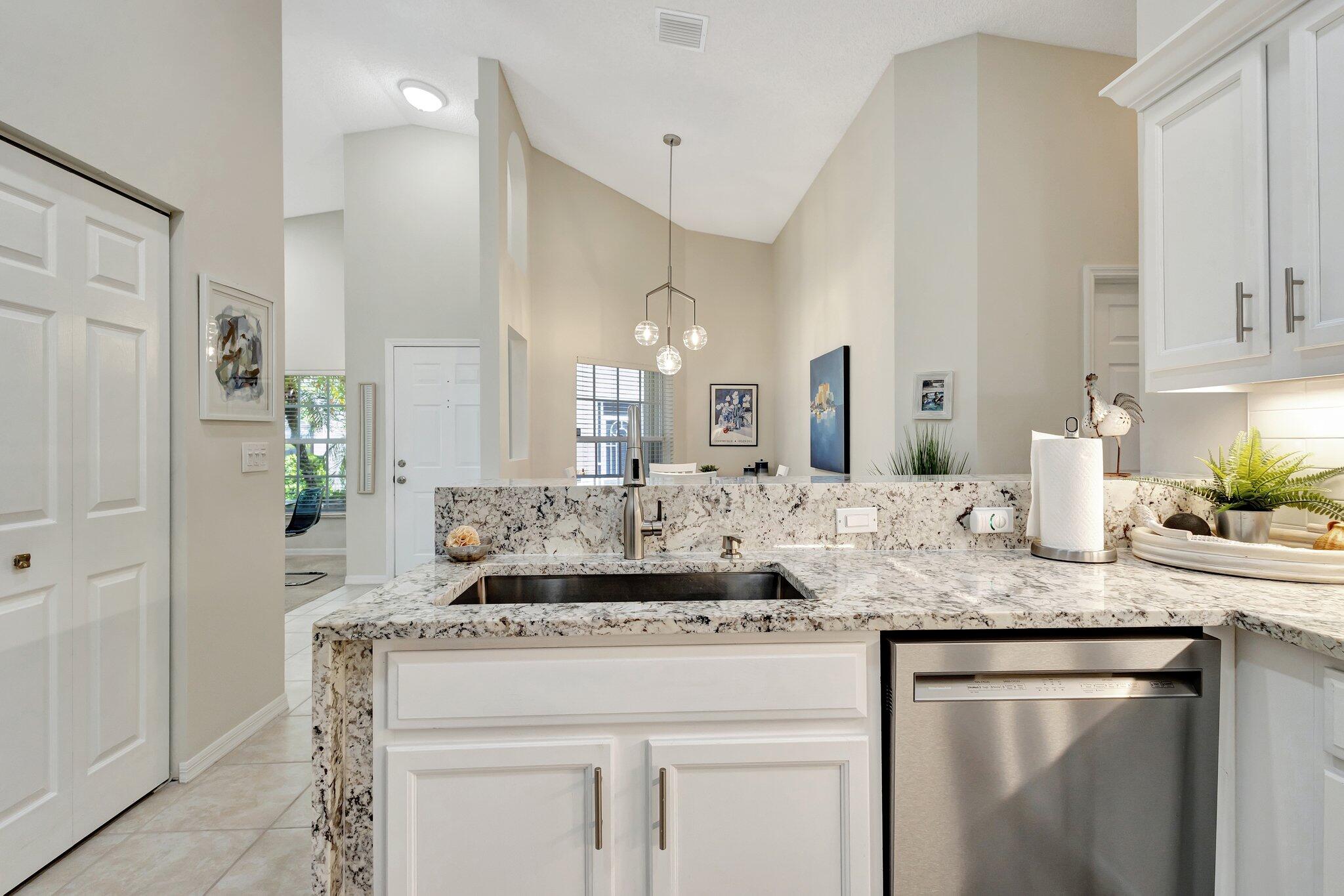 5145 Toscana Trail Boynton Beach, FL 33437 - Photo 8 of 37 Kitchen