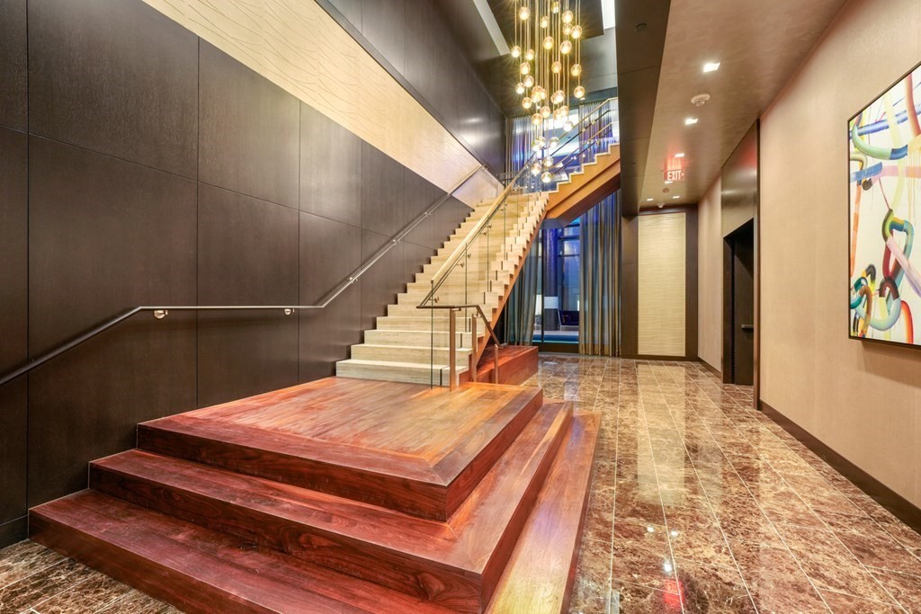 1 Franklin Street, Unit 3903 Boston, MA 02110 - Photo 13 of 26 a view of entryway