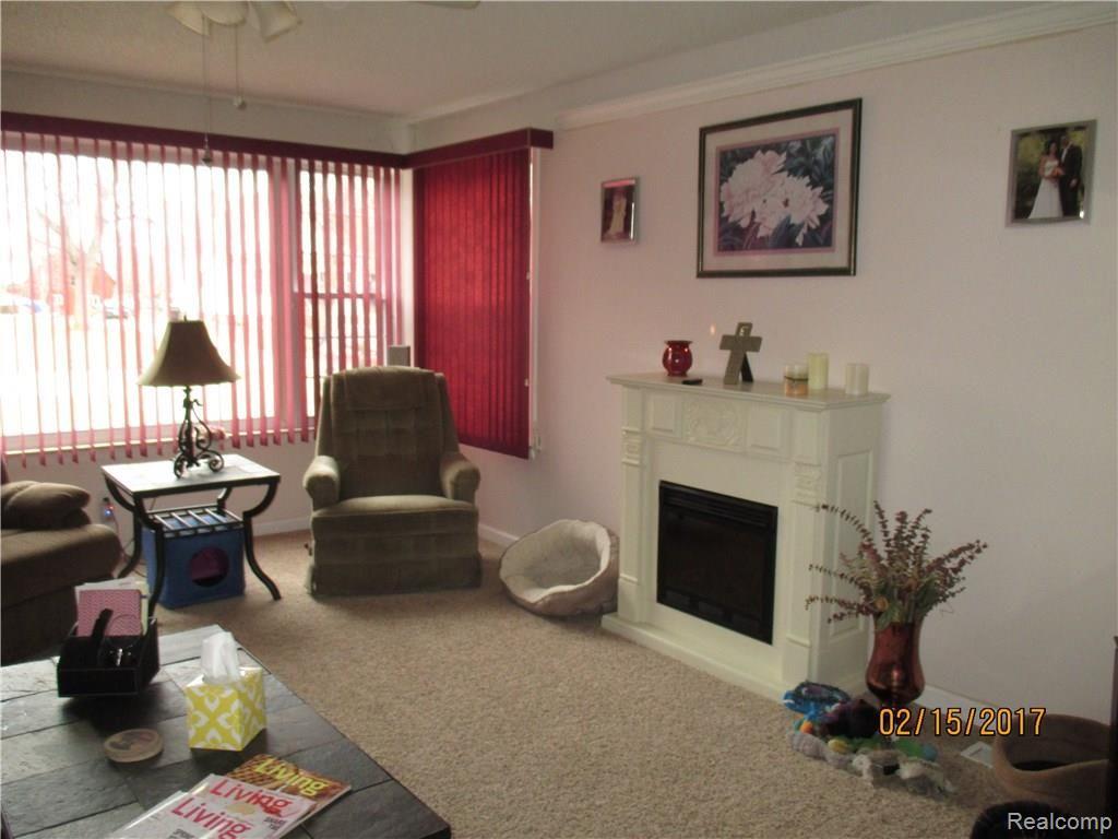 39465 Willis Road Belleville, MI 48111 - Photo 4 of 15 LIVING ROOM