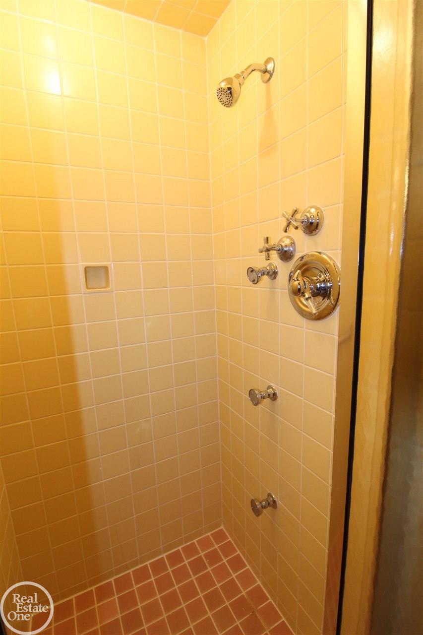 705 Trombley Road Grosse Pointe Park, MI 48230 - Photo 28 of 54