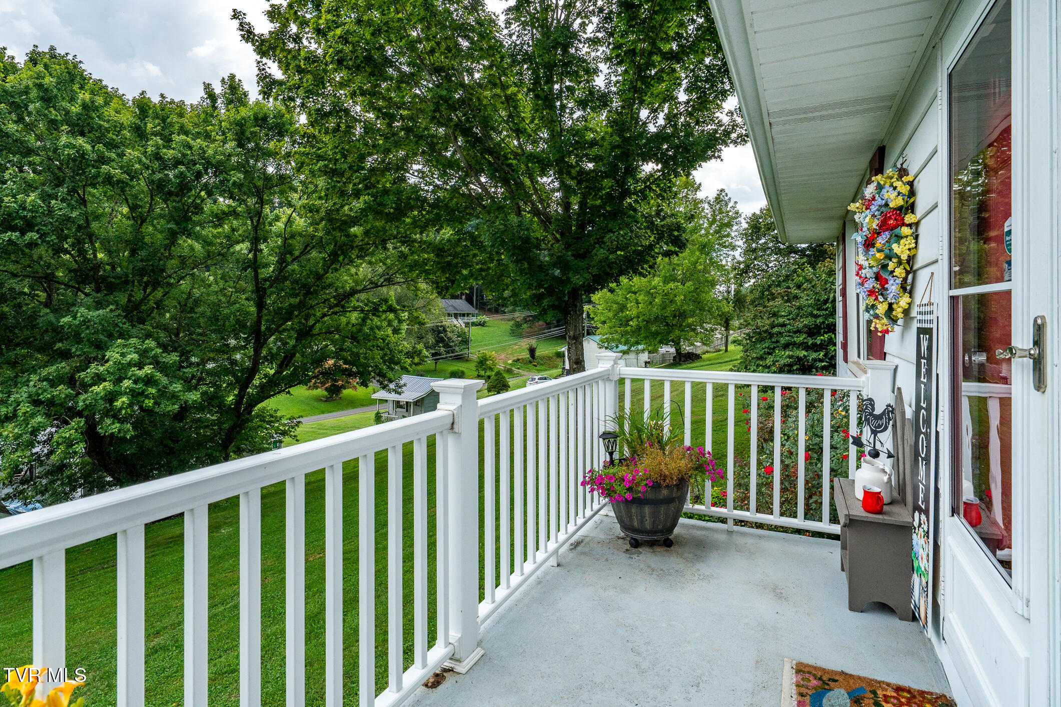 8589 Reedy Creek Road Bristol, VA 24202 - Photo 8 of 37 8589 Reedy Creek Rd (10 of 58)
