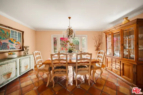 $2,650,000 | 1100 Pine Oak Lane, Pasadena, CA 91105