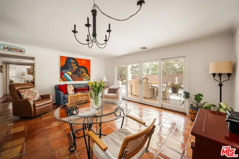$2,650,000 | 1100 Pine Oak Lane, Pasadena, CA 91105