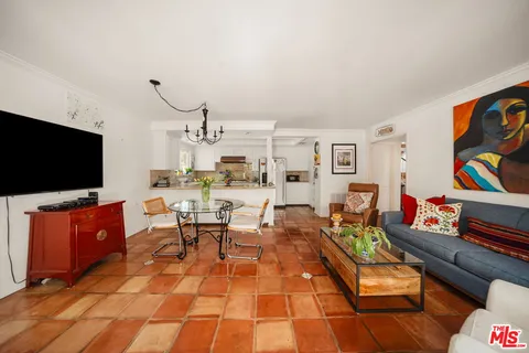 $2,650,000 | 1100 Pine Oak Lane, Pasadena, CA 91105