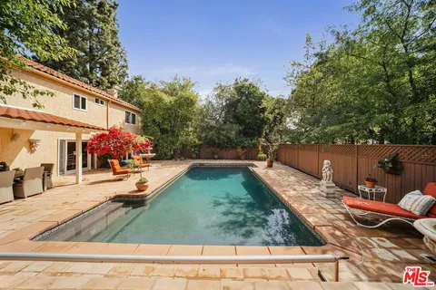 $2,650,000 | 1100 Pine Oak Lane, Pasadena, CA 91105