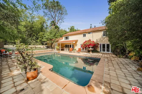 $2,650,000 | 1100 Pine Oak Lane, Pasadena, CA 91105