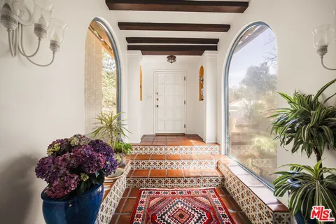 $2,650,000 | 1100 Pine Oak Lane, Pasadena, CA 91105