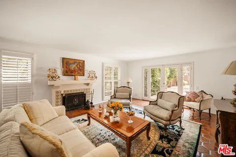 $2,650,000 | 1100 Pine Oak Lane, Pasadena, CA 91105