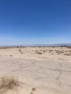 1197 Huntington Avenue Thermal, CA 92274 - Photo 3 of 6 a view of an ocean