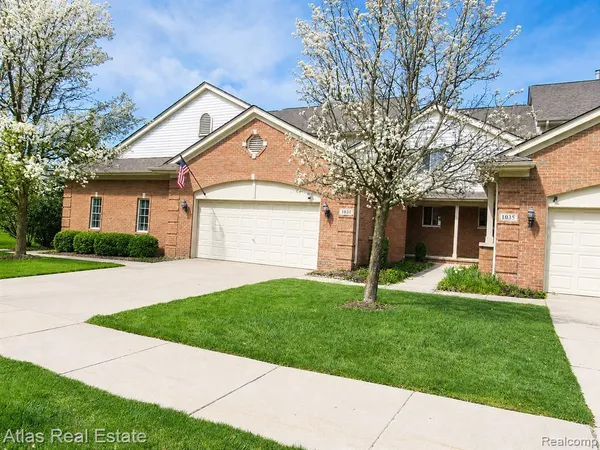 $450,000 | 1031 Maya Court, Troy, MI 48085