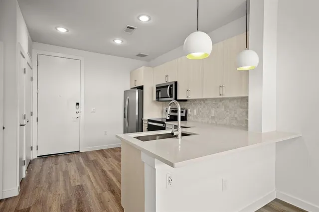 $1,500 | 6324 North Lamar Boulevard, Unit 303, Austin, TX 78752