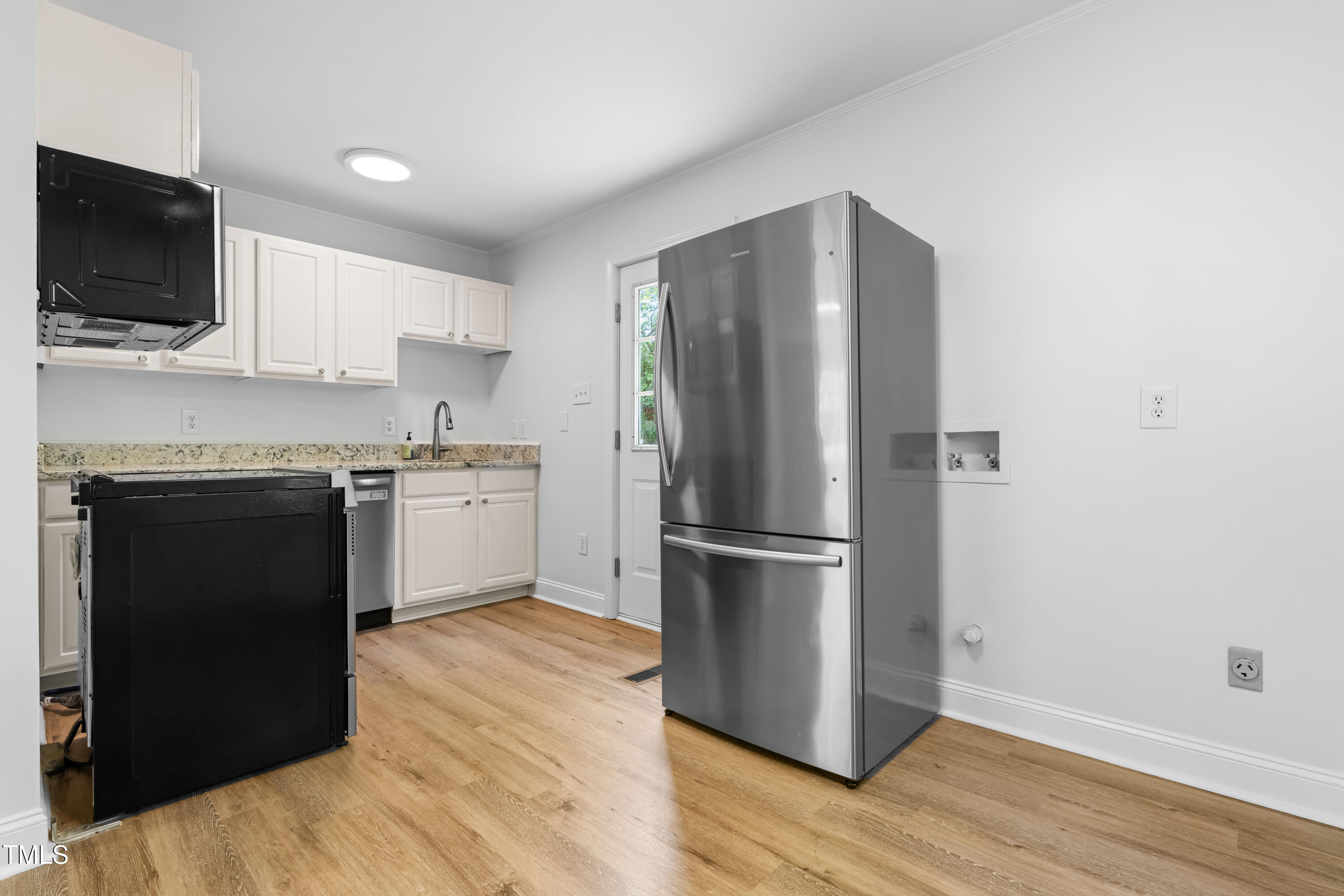 705 Hartford Road Raleigh, NC 27610 - Photo 10 of 24 DSC00421
