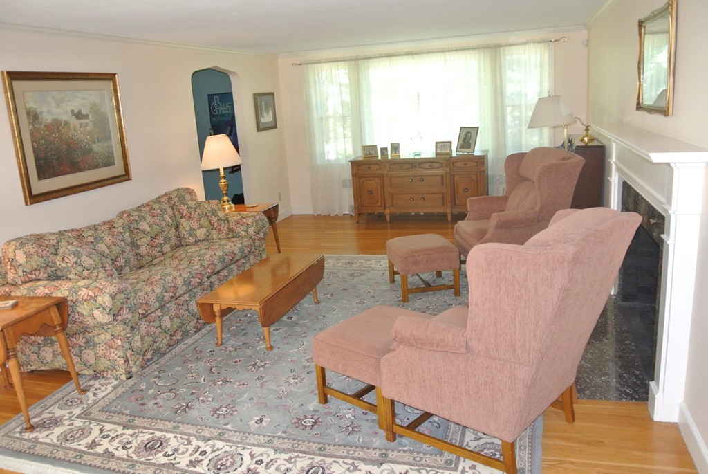185 Paul Revere Road Needham, MA 02494 - Photo 3 of 30
