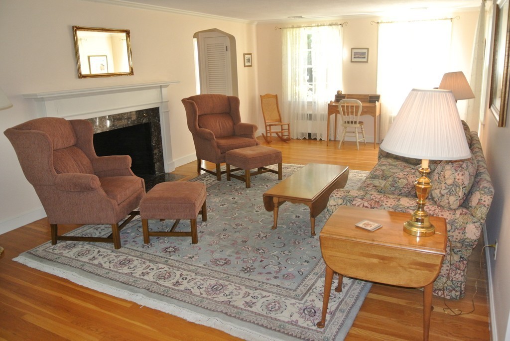 185 Paul Revere Road Needham, MA 02494 - Photo 4 of 30