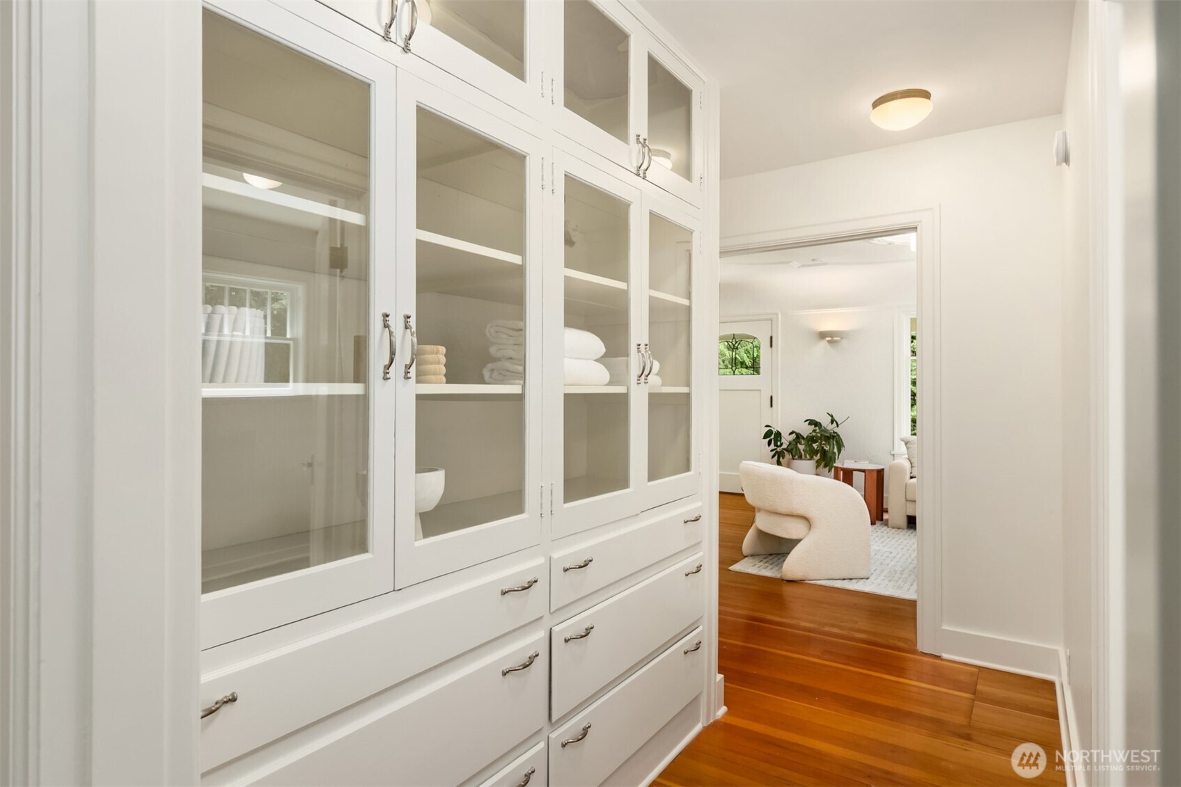 14864 Sivertson Road Northeast Bainbridge Island, WA 98110 - Photo 25 of 37