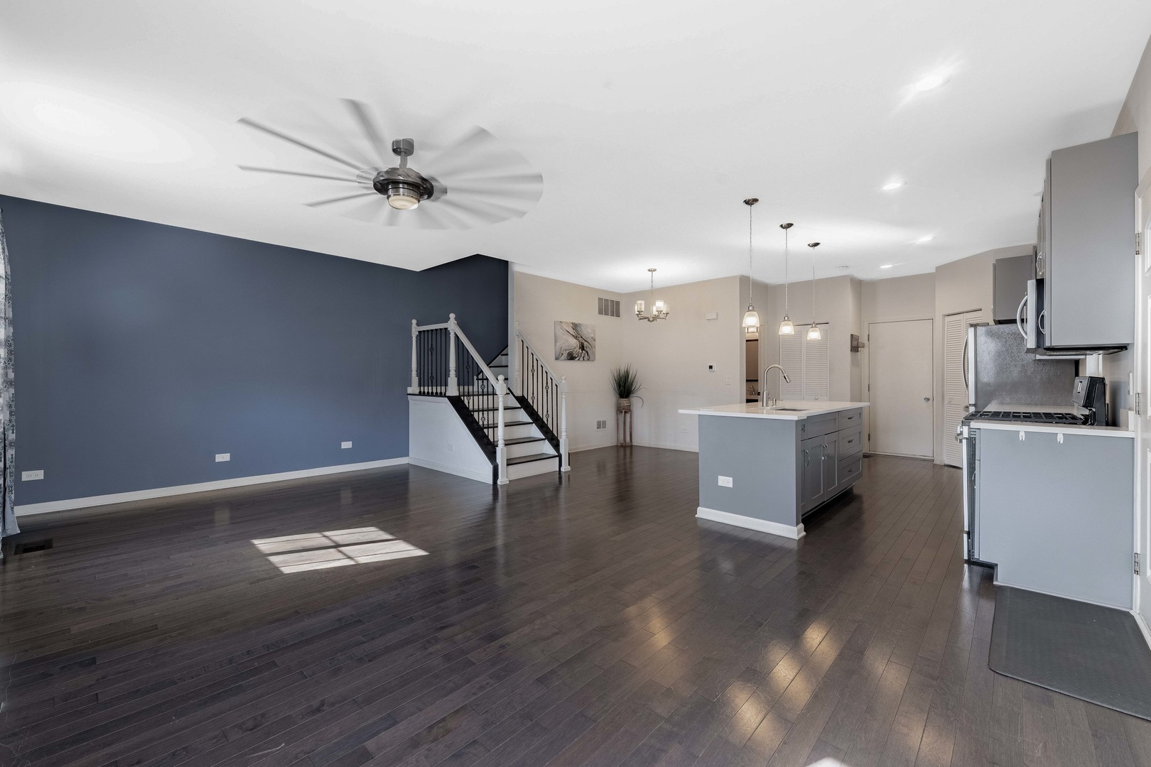 123 Azalea Circle Romeoville, IL 60446 - Photo 3 of 20 Gallery Image 3