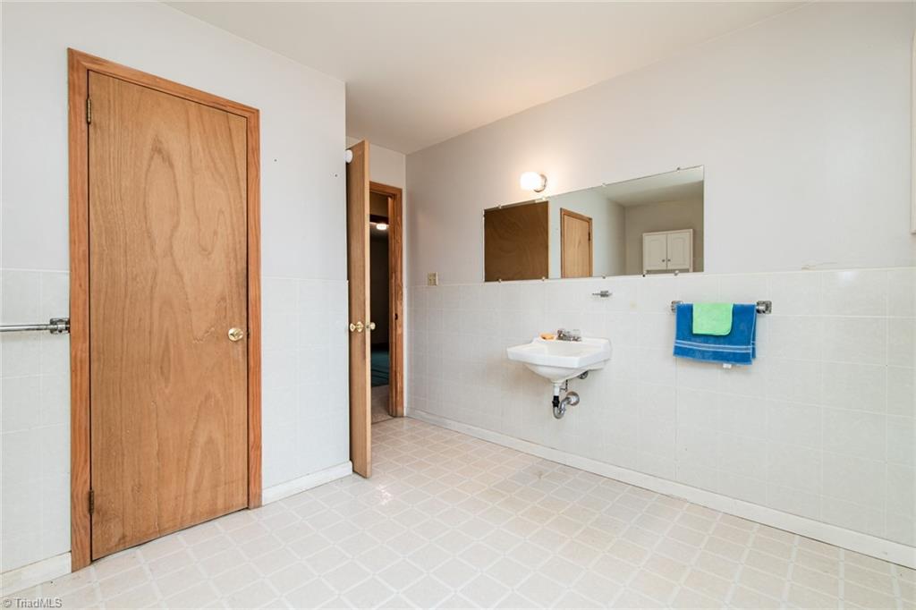 1519 Skeet Club Road High Point, NC 27265 - Photo 22 of 50 Gallery Image 22