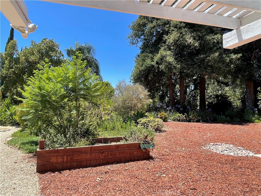 3921 Declaration Avenue Calabasas, CA 91302 - Photo 24 of 26 a view of outdoor space and yard