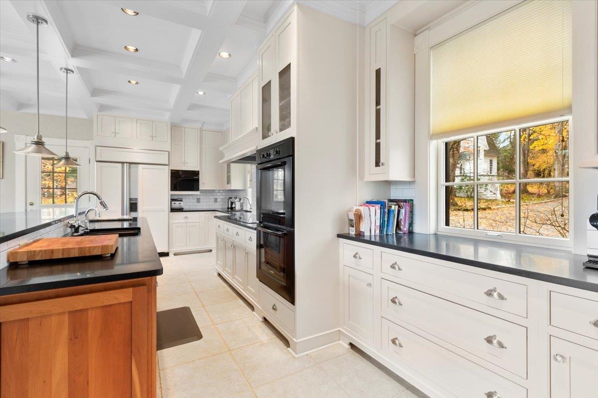 16 West Road Bennington, VT 05201 - Photo 19 of 57