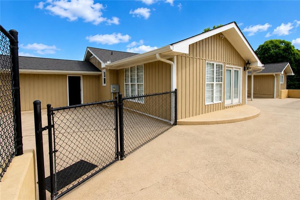1464 Lakeview Road Grayson, GA 30017 - Photo 23 of 92
