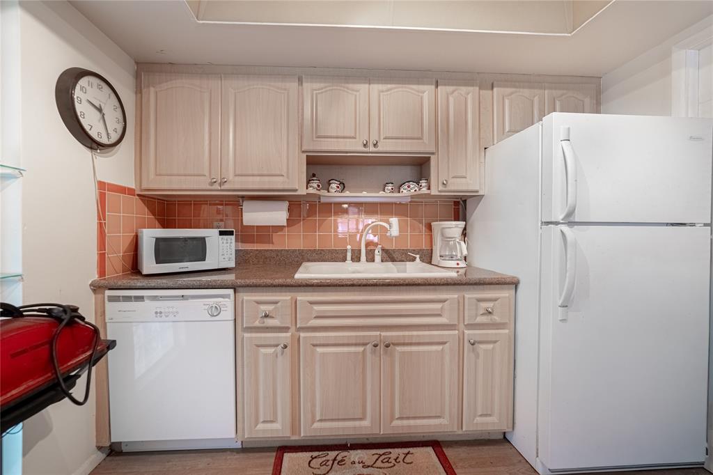 3204 Colony Club Road, Unit 6 Pompano Beach, FL 33062 - Photo 16 of 23