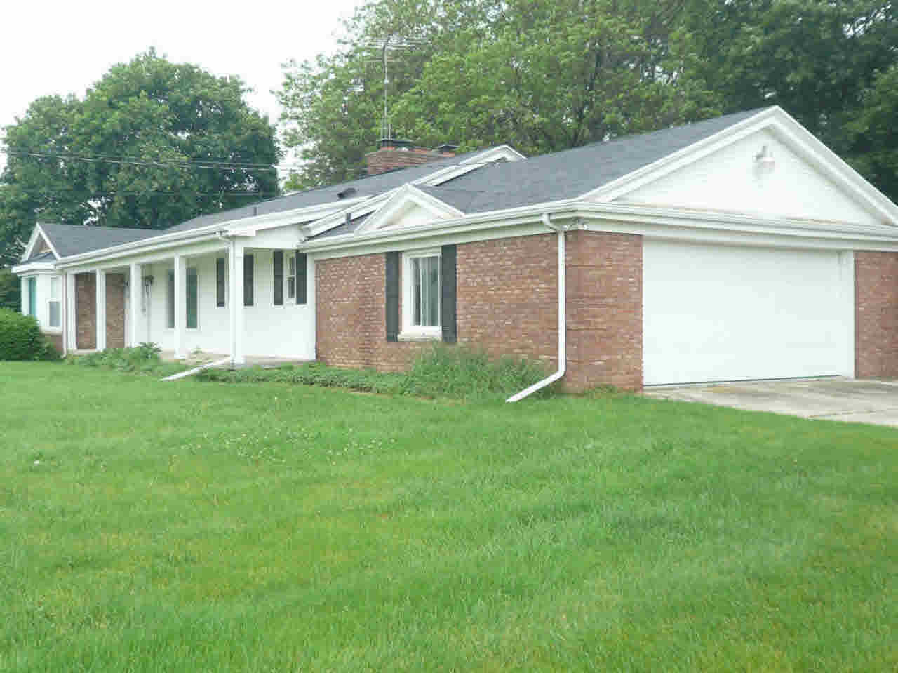 8067 North Center Road Mount Morris, MI 48458 - Photo 2 of 18 21304473-1.JPG