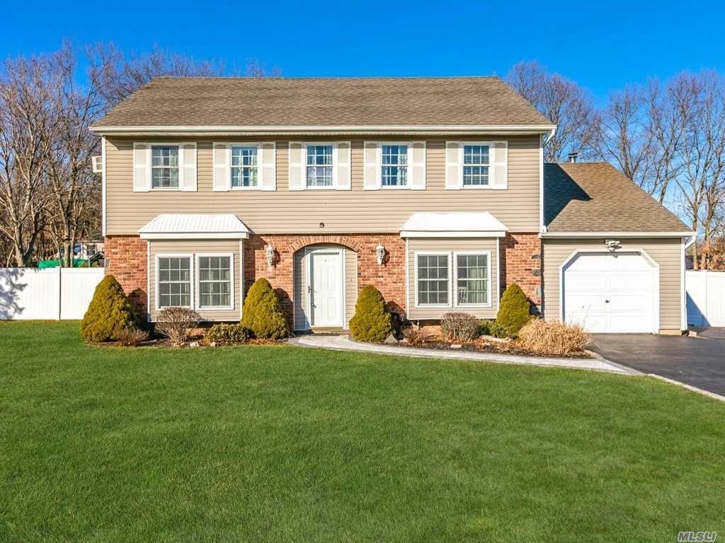 53 Inverness Road Holbrook, NY 11741 - Photo 1 of 1 Gallery Image 1