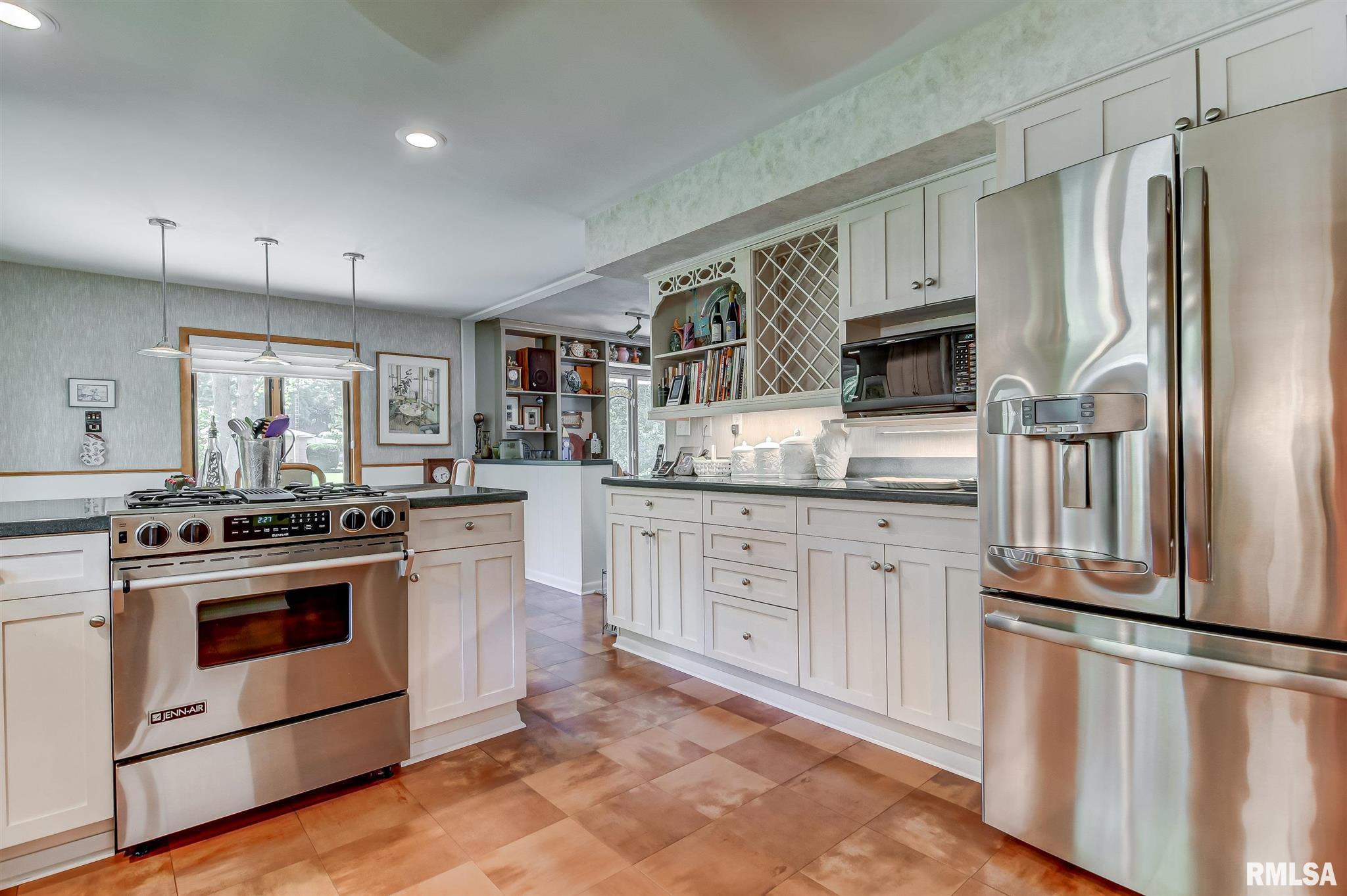 9 Partridge Road Springfield, IL 62711 - Photo 11 of 39