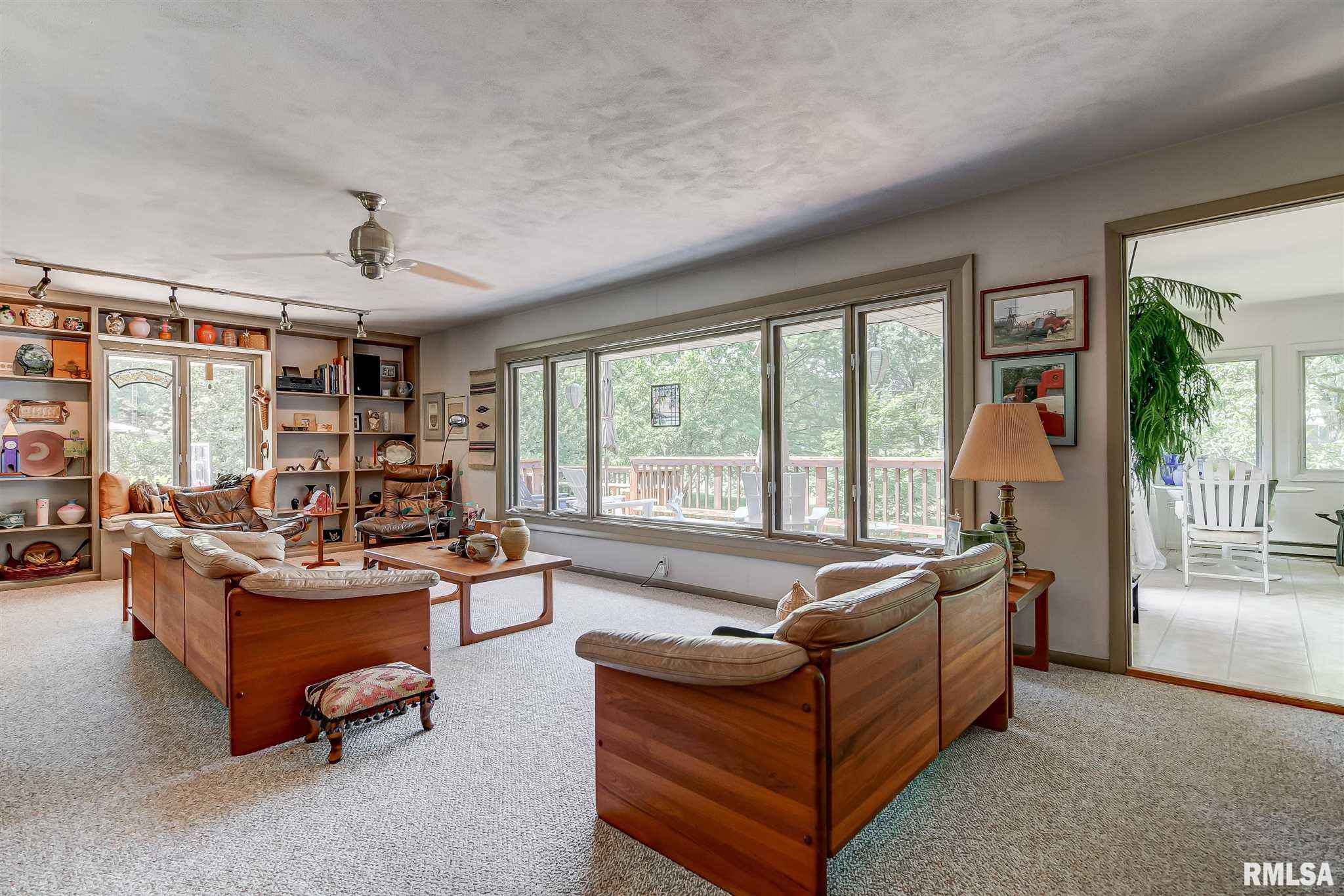 9 Partridge Road Springfield, IL 62711 - Photo 4 of 39