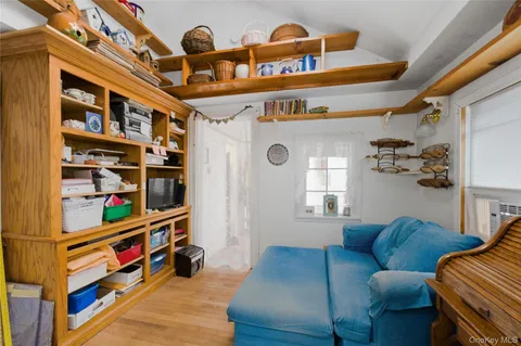 $400,000 | 20 Bristol Street, Huntington, NY 11743