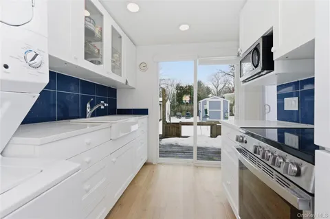 $400,000 | 20 Bristol Street, Huntington, NY 11743