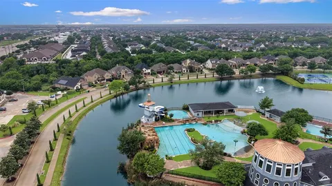 $529,000 | 813 Dogwood Trail, Aubrey, TX 76227