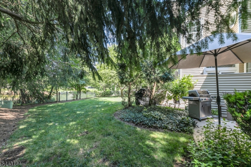 37 High Pond Lane Bedminster, NJ 07921 - Photo 30 of 36