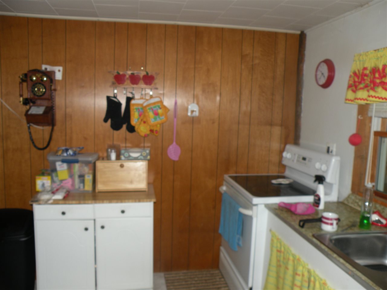 15 Holiday Acres Road Whitefield, NH 03598 - Photo 4 of 26