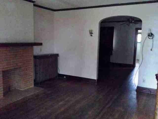 306 Copeland Street McKees Rocks, PA 15136 - Photo 3 of 10