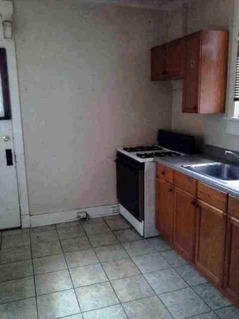 306 Copeland Street McKees Rocks, PA 15136 - Photo 6 of 10