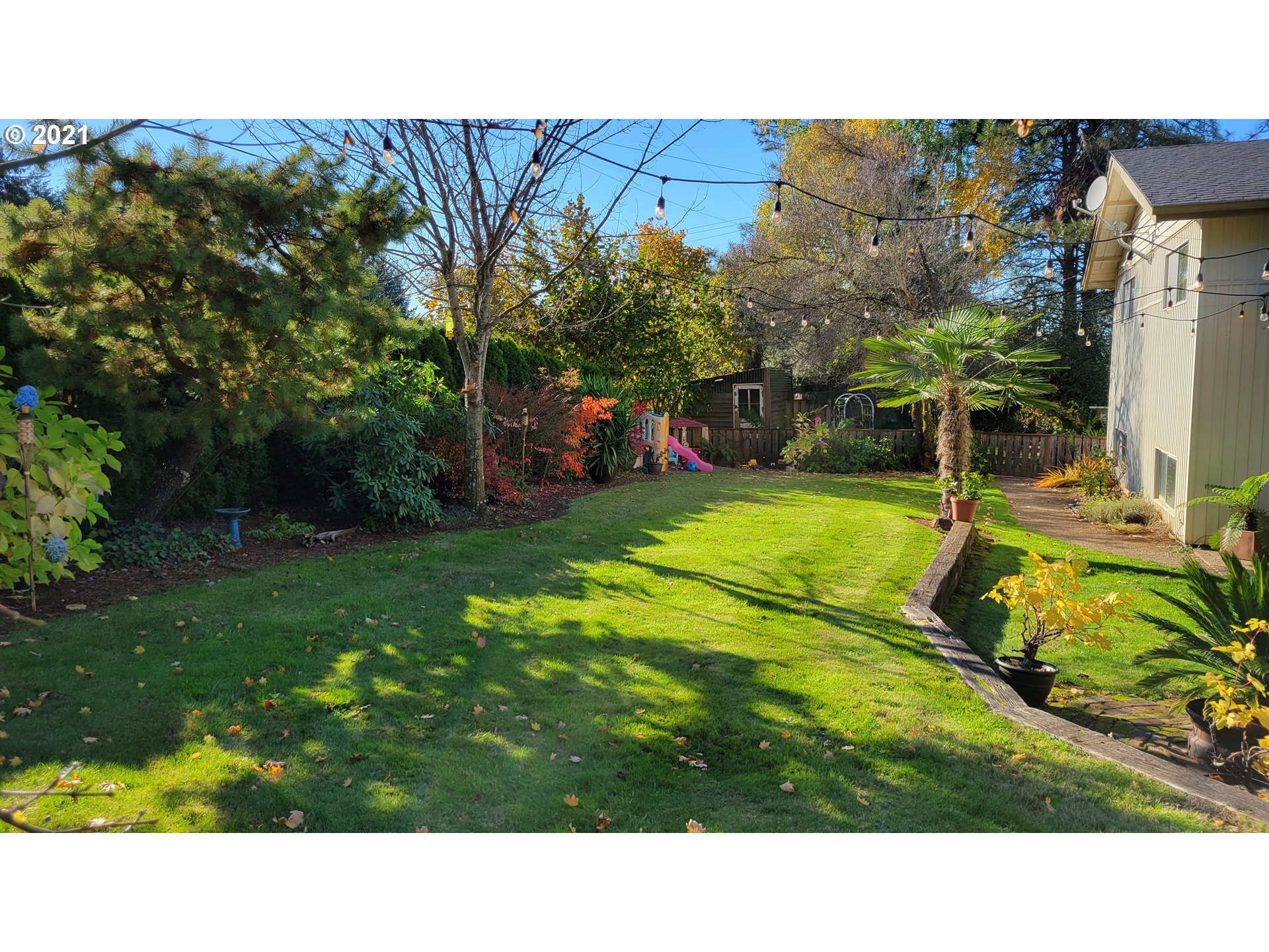 7622 Liberty Road South Salem, OR 97306 - Photo 28 of 32 a view of a backyard