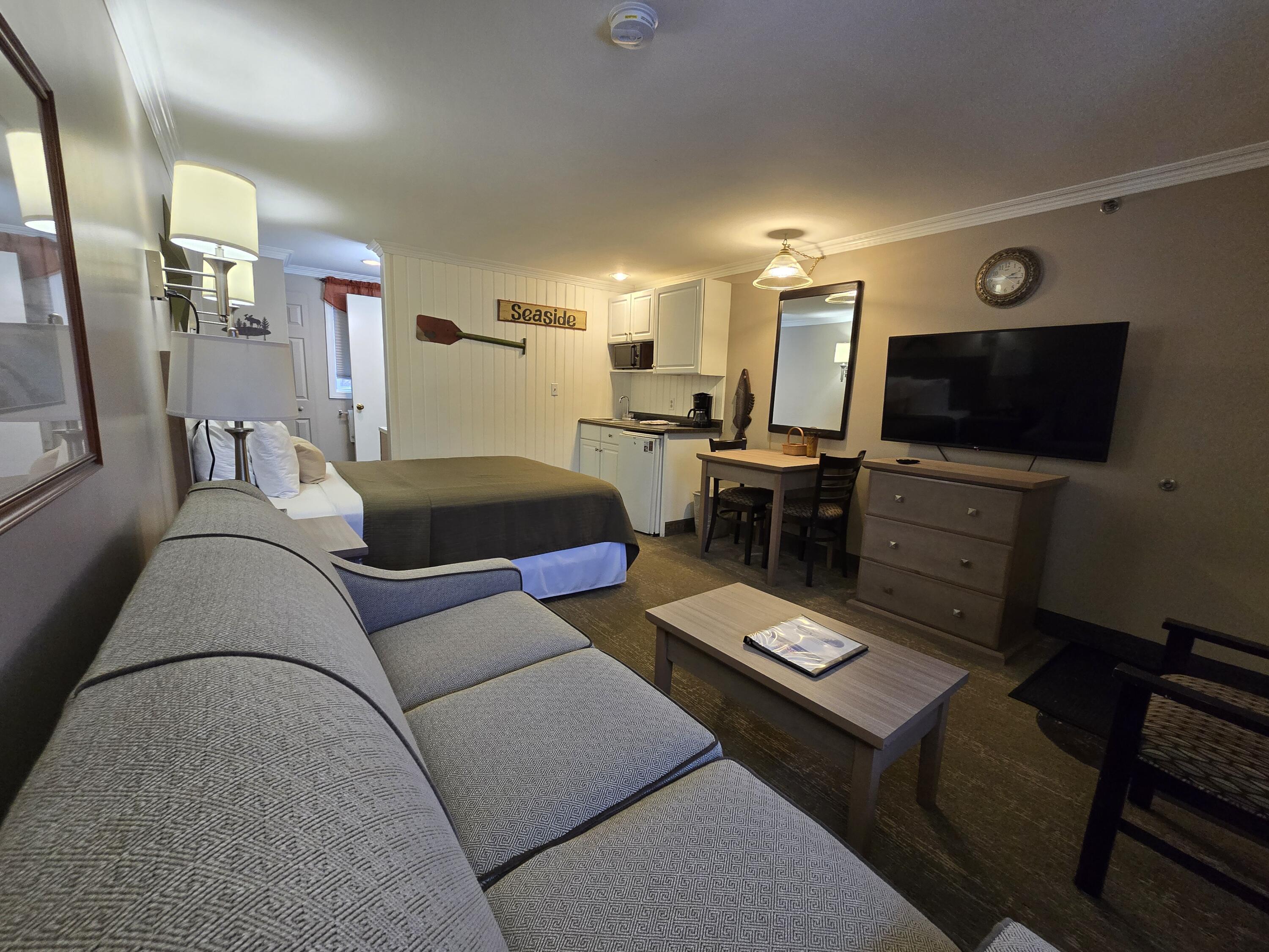 733 Post Road, Unit 126 Wells, ME 04090 - Photo 5 of 37 20250131_142523