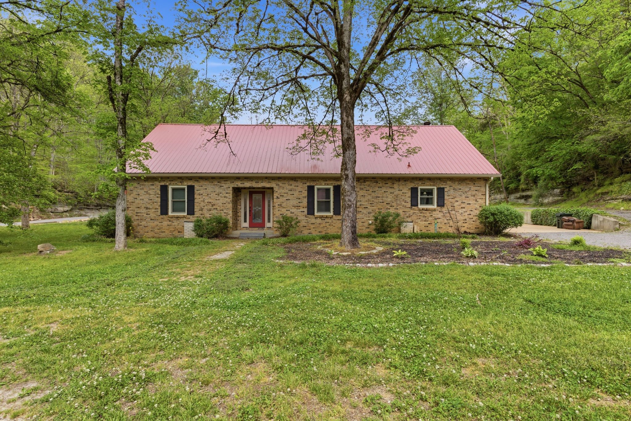580 Defeated Creek Road Centerville, TN 37033 - Photo 3 of 71