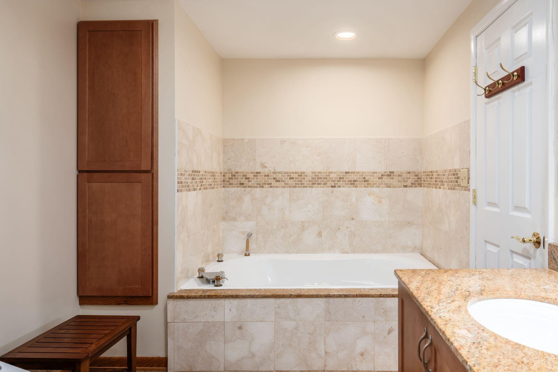 123 South Gould Road Columbus, OH 43209 - Photo 39 of 84 Primary Bathroom