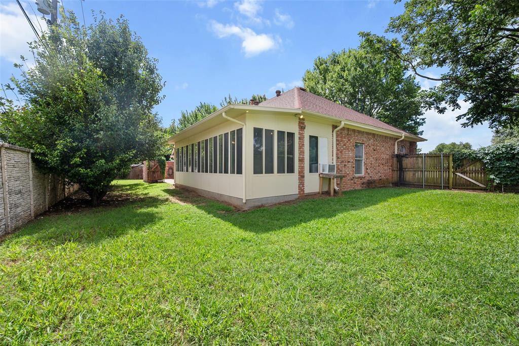 412 Springhill Court Burleson, TX 76028 - Photo 31 of 36